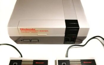 Nintendo NES: il ritorno dei videogiochi dopo il crash del 1983